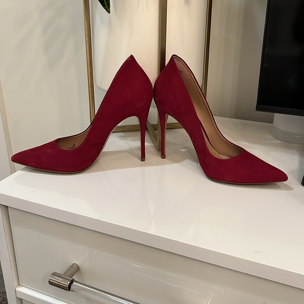 Red Aldo stilettos normal wear and tear. - Picture 2 of 6